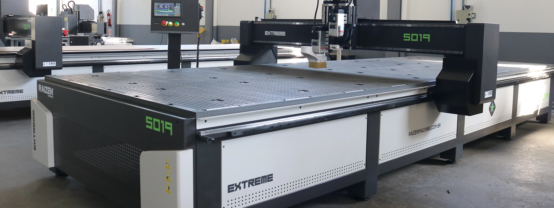 ROUTER CNC PARA COMUNICAÇÃO VISUAL - RAIZEN MACHINE